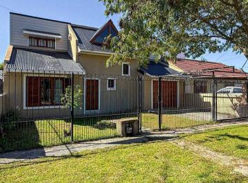 Casa · 169m² · 4 Ambientes · 1 Cochera · Venta Casa 4 Ambientes con Parque Apta Credito