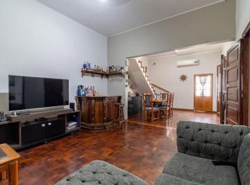 Casa · 158m² · 4 Ambientes · Venta Casa 2 Dorm Patio y Terraza en Saavedra