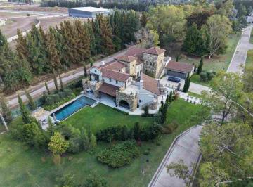 Casa · 876m² · 9 Ambientes · 3 Cocheras · Casa 8 Ambientes Venta Saint Thomas Villa Italiana
