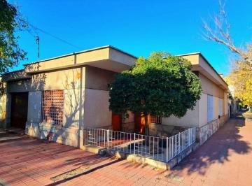 Casa · 932m² · 4 Ambientes · 5 Cocheras · Venta Esquina Centrica Casas y Galpones San Rafael