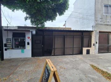 Casa · 113m² · 5 Ambientes · 1 Cochera · Dos Casas en Venta 5 Ambientes Zona Sur Rosario
