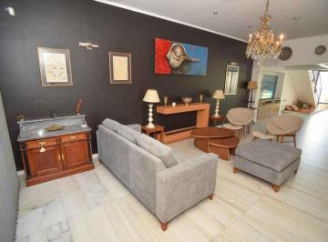 Casa · 220m² · 4 Ambientes · 1 Cochera · Venta Casa Moderna a Estrenar en Candioti Sur