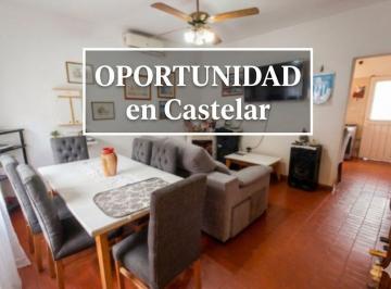 Casa · 95m² · 3 Ambientes · 1 Cochera · Venta Casa 3 Ambientes Castelar Jardín Cochera