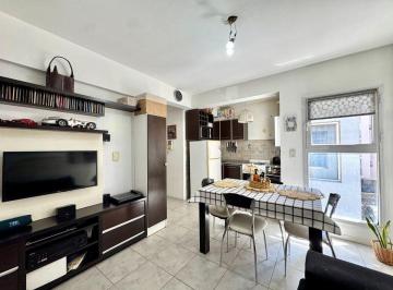 Departamento · 32m² · 2 Ambientes · 1 Cochera · Venta Depto 2 Amb Balcon Castelar Cochera