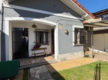 Casa · 70m² · 3 Ambientes · 1 Cochera · Venta Casa 3 Ambientes Lote Propio Cochera Patio