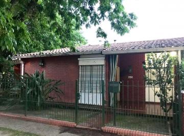 Casa · 115m² · 5 Ambientes · 1 Cochera · Casa en Venta en Barrio Maritimo