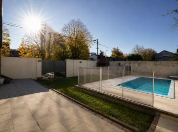 Casa · 157m² · 5 Ambientes · 2 Cocheras · Casa en Venta en City Bell