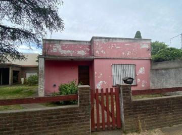 Casa · 73m² · 3 Ambientes · Venta Casa a Reciclar en Hudson.
