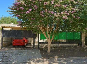 Casa · 120m² · 4 Ambientes · 1 Cochera · Venta Casa 4amb Fondo y Pileta Florencio Varela
