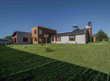 Casa · 281m² · 5 Ambientes · 2 Cocheras · Venta Casa con Pileta en Atlántida Santa Clara