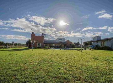 Casa · 281m² · 5 Ambientes · 2 Cocheras · Venta Casa con Pileta en Atlántida Santa Clara