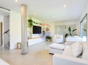 Casa · 260m² · 5 Ambientes · 2 Cocheras · Venta Casa Pilar del Este Santa Guadalupe Pileta