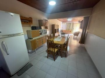 Casa · 146m² · 4 Ambientes · 1 Cochera · Venta/casa/b° Pizzurno/2 Dorm./apta Credito