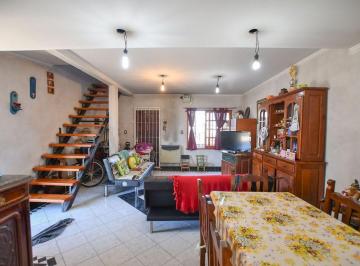 Casa · 120m² · 5 Ambientes · 1 Cochera · Casa a La Venta 3 Dorm., La Plata