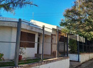 Casa · 198m² · 3 Ambientes · 1 Cochera · Venta Casa 3 Dorm. - Zona Ruta 20