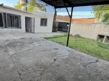 Casa · 81m² · 4 Ambientes · 2 Cocheras · Se Vende Casa en Berazategui