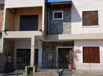 Casa · 210m² · 5 Ambientes · 1 Cochera · Venta de Casa en Ezpeleta