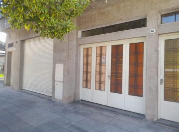 Casa · 195m² · 6 Ambientes · 1 Cochera · Venta Casa Multifamiliar 6 Amb C/local en Tapiales