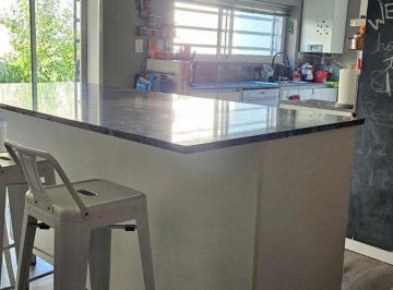 Casa · 189m² · 5 Ambientes · 2 Cocheras · Venta Chalet 4 Amb Castelar Norte Apta Crédito