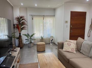 Casa · 196m² · 3 Ambientes · 3 Cocheras · Venta Casa 3 Ambientes General Rodriguez