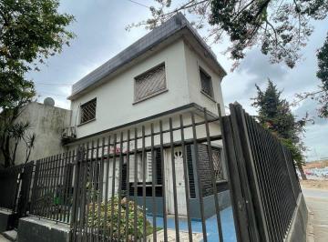 Casa · 181m² · 4 Ambientes · 1 Cochera · Venta 2 PH en Block 5 Amb 2 Cocheras V. Lugano