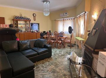 Casa · 178m² · 4 Ambientes · Venta Casa 4 Ambientes con Terraza en Flores