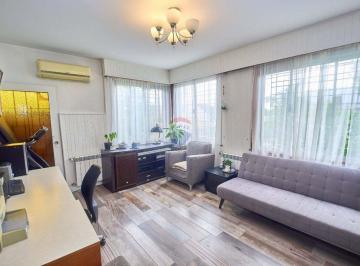 Casa · 122m² · 5 Ambientes · 1 Cochera · Casa en Venta Quilmes 5 Ambientes Terraza