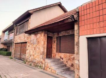 Casa · 320m² · 6 Ambientes · 2 Cocheras · Casa en Venta La Plata a Refaccionar Barrio Norte