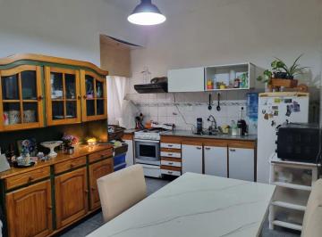 Casa · 120m² · 4 Ambientes · 1 Cochera · Venta 2 Casas 4 y 3 Amb. Patio Coch. Luzuriaga
