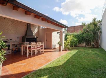 Casa · 280m² · 6 Ambientes · 2 Cocheras · Casa 3 Dorm + 2 Bañ + Playrom + Quincho y Parque Recicla