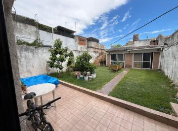 Casa · 148m² · 5 Ambientes · 1 Cochera · Casa 5 Ambientes con Jardin y Quincho