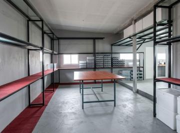 Bodega-Galpón · 400m² · Venta Galpon y Casa 3 Amb. Lanus