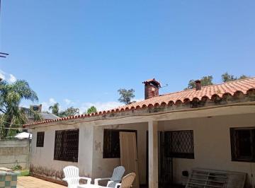 Casa · 273m² · 5 Ambientes · 1 Cochera · Casa 4 Dorm. en Oliveros