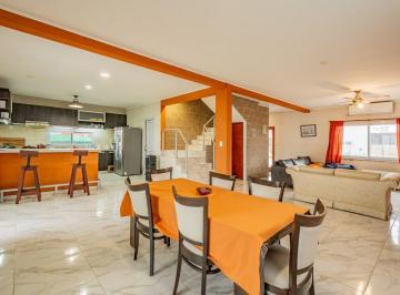 Casa · 170m² · 5 Ambientes · 2 Cocheras · Moderna Casa 4 Dorm. Brio Laguna Azul - Ezeiza