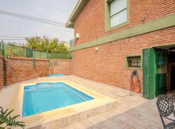Casa · 200m² · 6 Ambientes · 2 Cocheras · Venta Casa 6amb C/pileta Ramos Centro Apto Credito