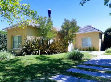 Casa · 160m² · 5 Ambientes · 1 Cochera · Pago Chico - Casa de 3 Dorm., Quincho y Pileta