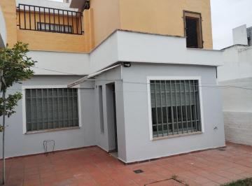 Casa de 9 ambientes, Córdoba · Oportunidad! Poeta Lugones Vendo Casa en Pb y Departamento Planta Alta Indep. 3 Dorm c/u - Coch./2