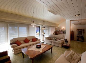 Casa · 435m² · 8 Ambientes · 1 Cochera · Venta Casa 8 Amb. Garage Jardin Vicente López