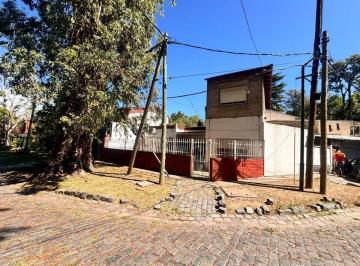Casa · 140m² · 3 Ambientes · 1 Cochera · Venta Casa + Duplex de 3 Ambientes c/u con Patio