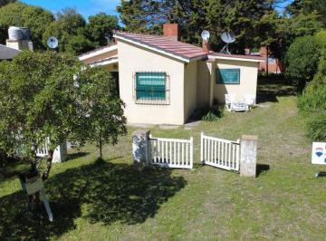 Casa · 60m² · 4 Ambientes · 2 Cocheras · Venta Casa 4 Ambientes 4 Cuadras del Mar Permuta