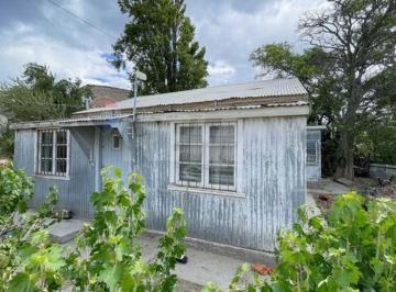 Casa · 100m² · 4 Ambientes · Terreno con Casa Ypefiana, con Salida a 2 Calles