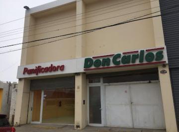 Local comercial · 750m² · 2 Locales en Av