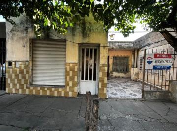 Casa · 95m² · 3 Ambientes · 1 Cochera · Venta Casa a Restaurar en Jujuy 83, San Nicolas