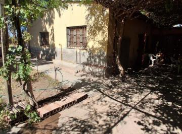 Casa · 140m² · 4 Ambientes · 1 Cochera · Casa Mixta 140 m² en Terreno 2.810 m²