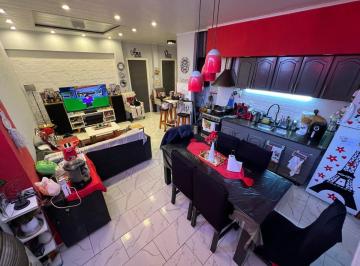 PH · 70m² · 4 Ambientes · PH de Cuatro Ambientes Totalmente Refaccionado