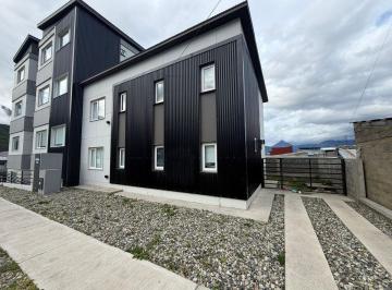 PH · 116m² · 5 Ambientes · 1 Cochera · Excelente PH C/ Patio 5 Ambientes - en Venta - Ushuaia