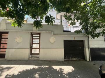 PH · 223m² · 5 Ambientes · 1 Cochera · PH en Venta con Garage S/ Expensas 303 m²