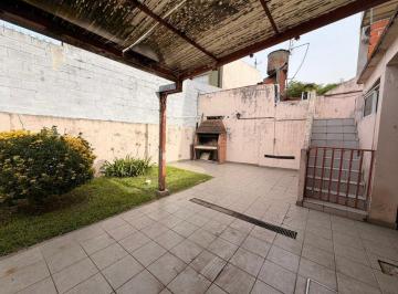 Casa · 134m² · 5 Ambientes · 1 Cochera · Casa en Venta 5 Ambientes con Local Apto Credito