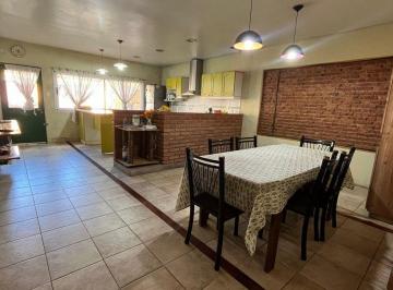 Casa · 160m² · 3 Ambientes · 2 Cocheras · Venta Casa 3 Amb Lomas del Mirador Apto Credito