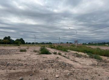 Terreno · 301m² · Venta de Lote en Maipu (Russell) Mendoza